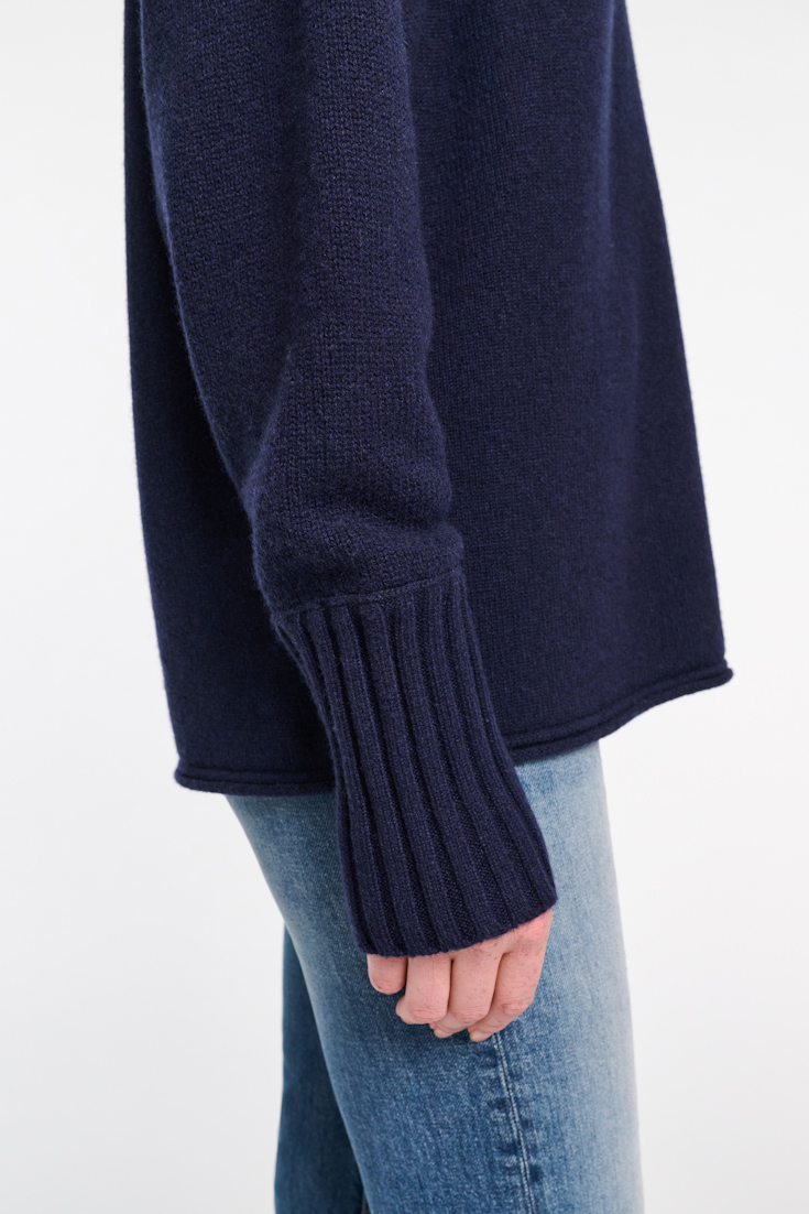 Dorothee Schumacher Turtleneck pullover in Merino-cashmere true navy
