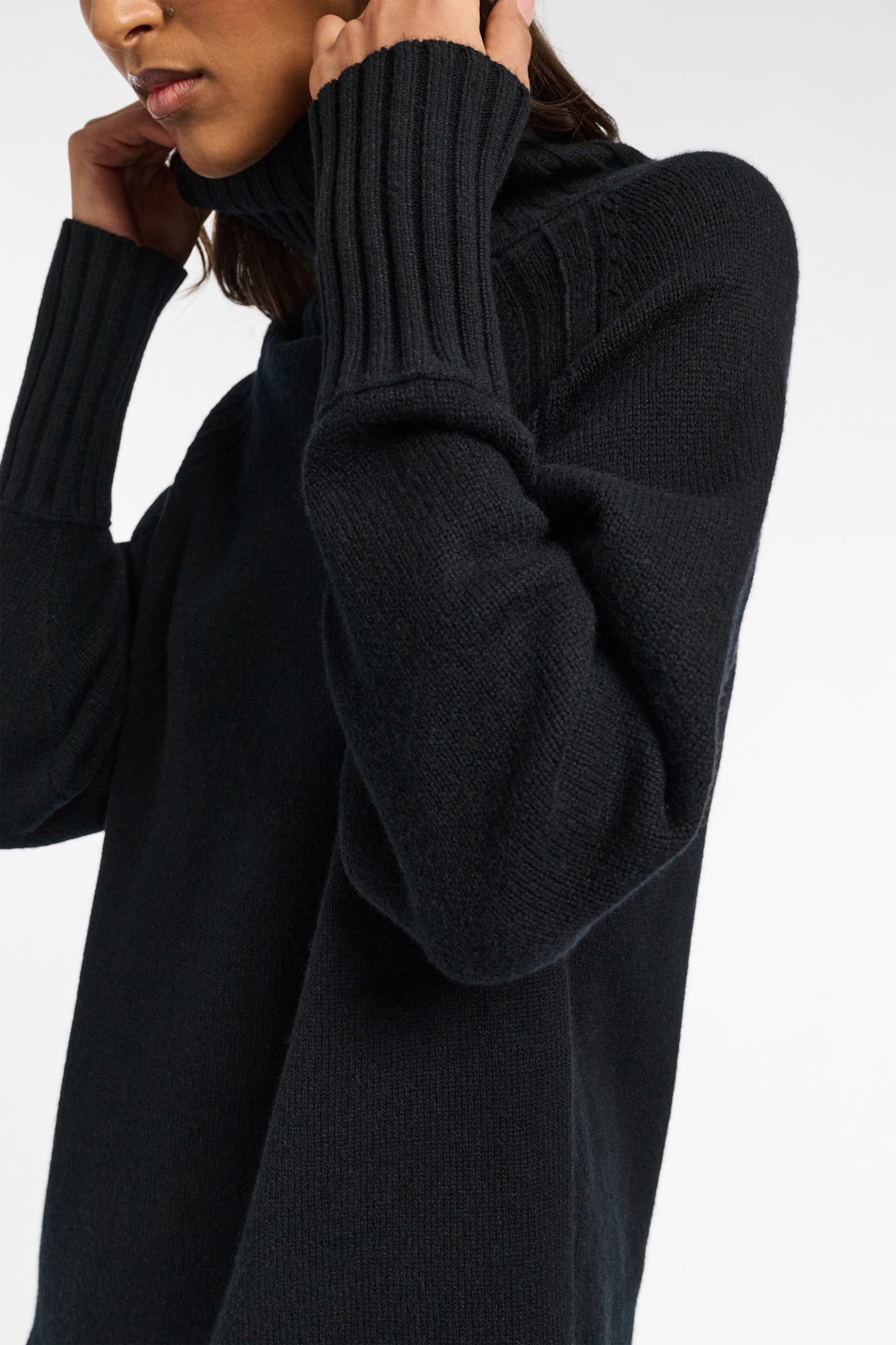 Dorothee Schumacher TURTLENECK PULLOVER IN MERINO AND CASHMERE pure black