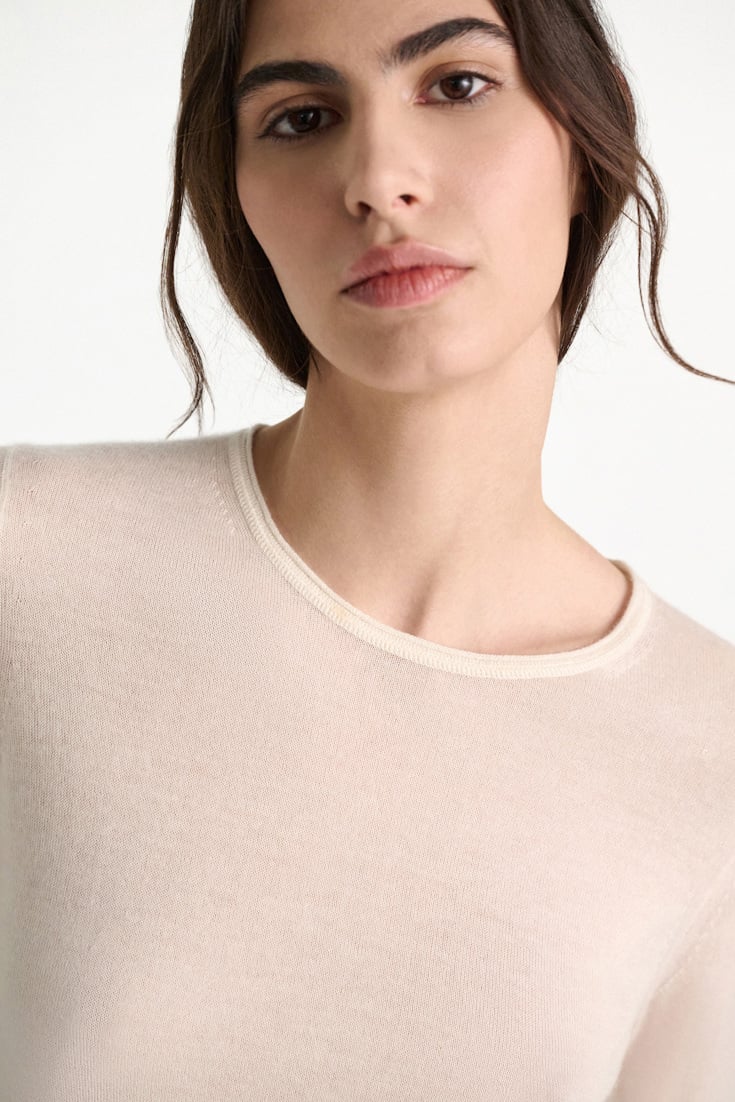 Dorothee Schumacher Round neck sweater in pure cashmere camellia white