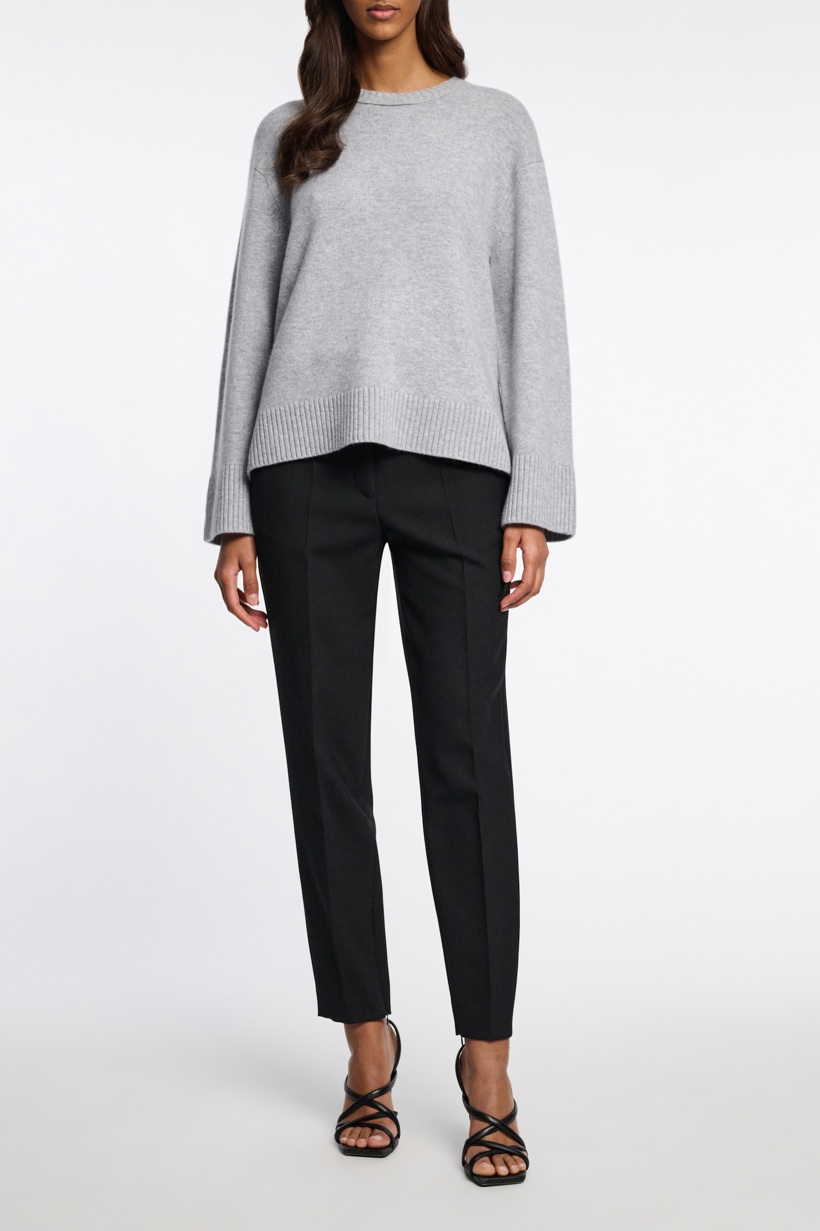 Dorothee Schumacher Softer Rundhalspullover aus Kaschmir-Mix marble grey