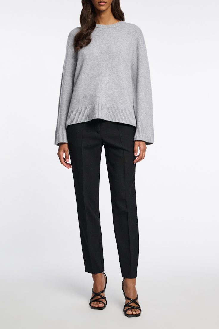 Dorothee Schumacher Softer Rundhalspullover aus Kaschmir-Mix marble grey