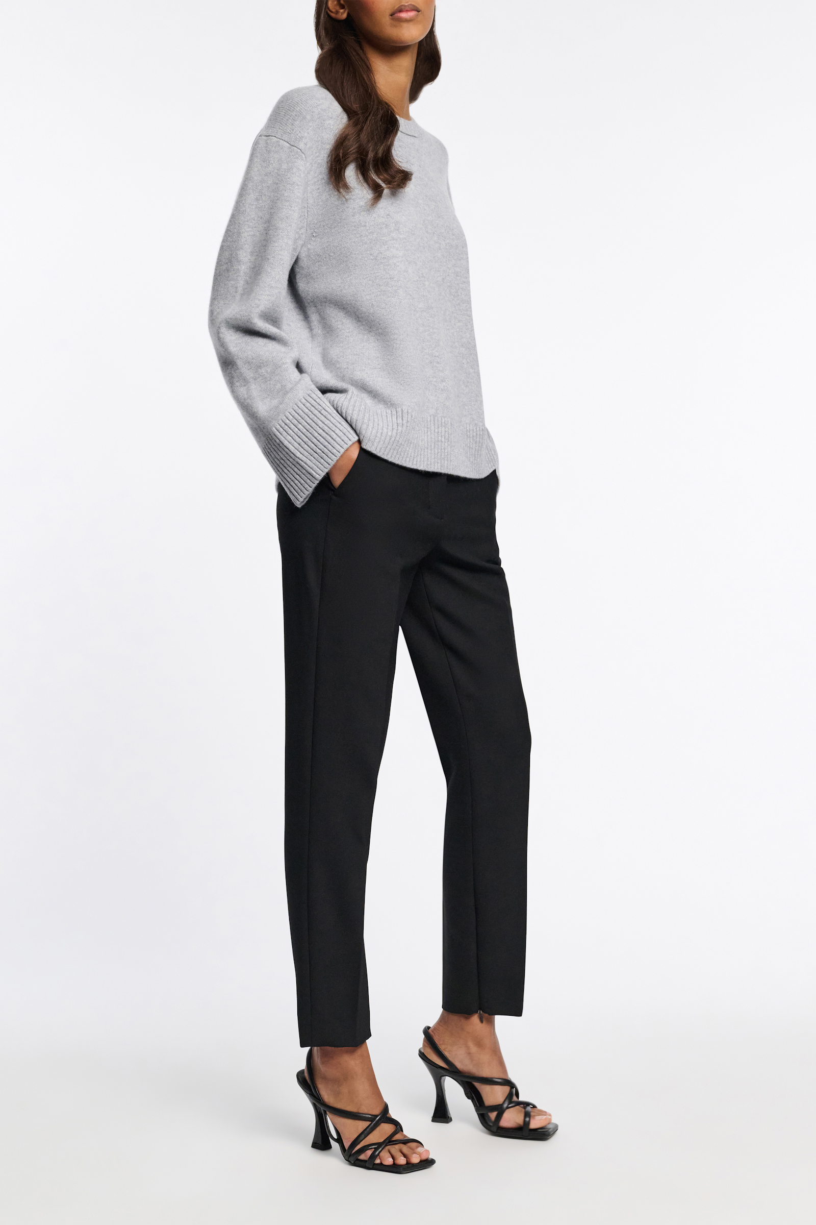 Dorothee Schumacher Softer Rundhalspullover aus Kaschmir-Mix marble grey