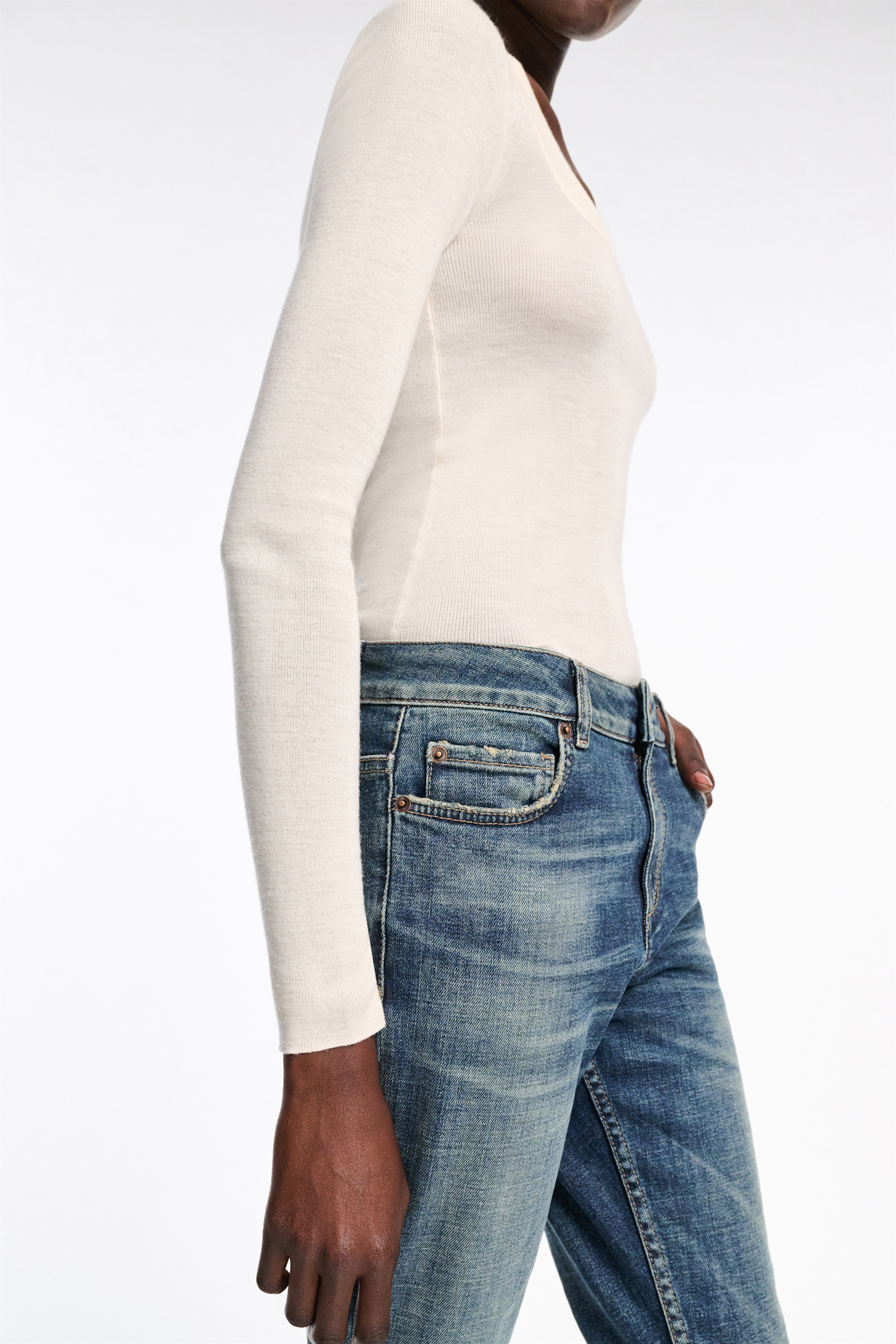 Dorothee Schumacher Pullover with deep scoop neckline camellia white
