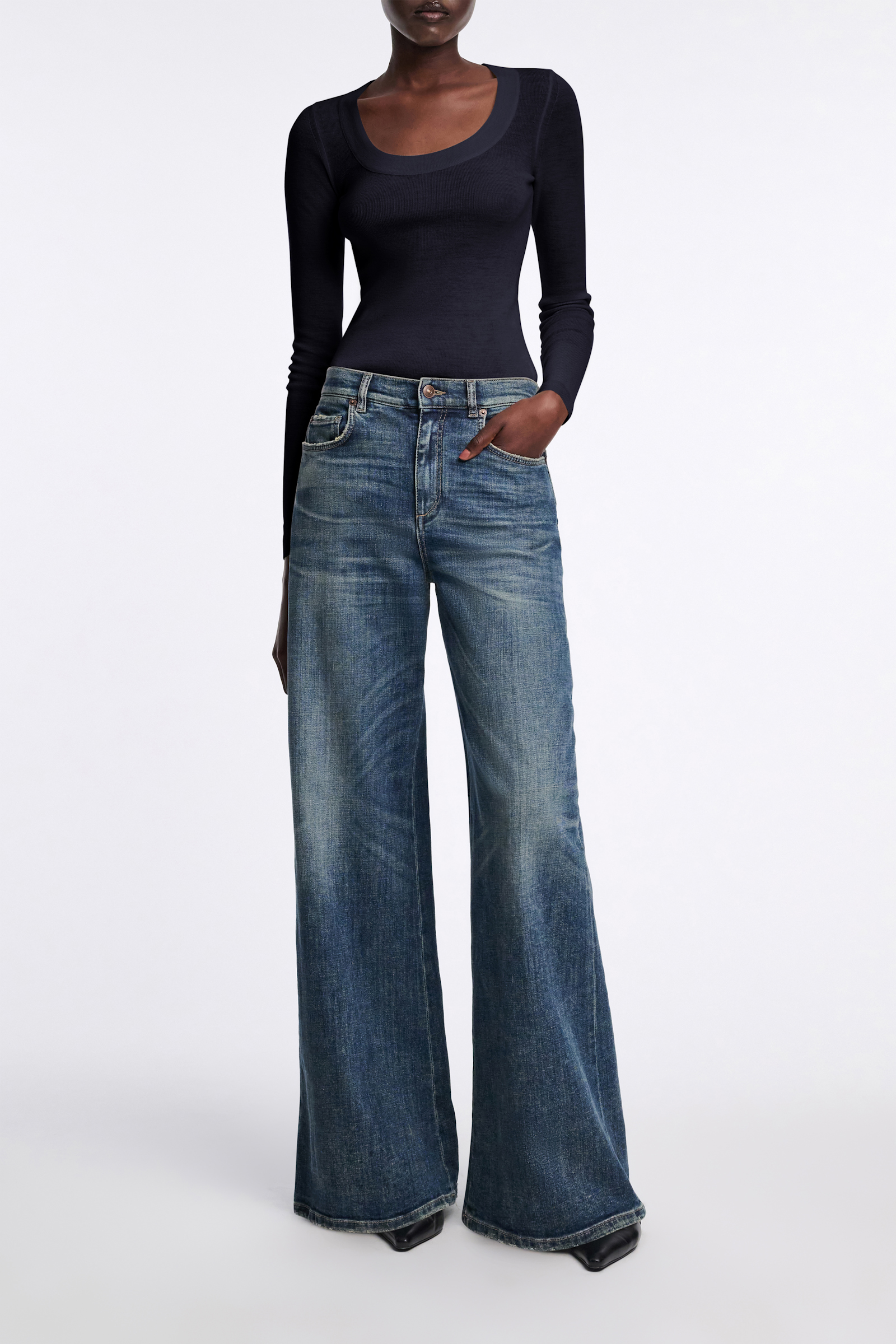Dorothee Schumacher Pullover mit tiefem Rundhalsausschnitt aus Merino dark navy