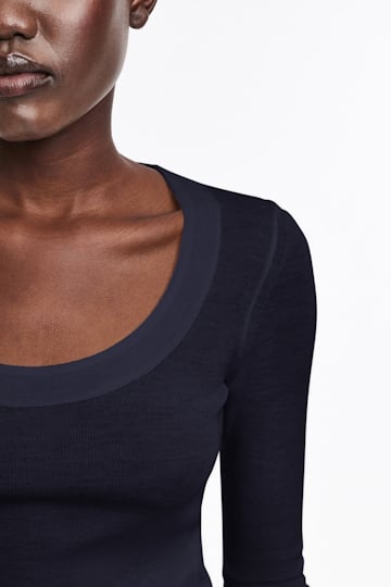 Dorothee Schumacher Pullover mit tiefem Rundhalsausschnitt aus Merino dark navy