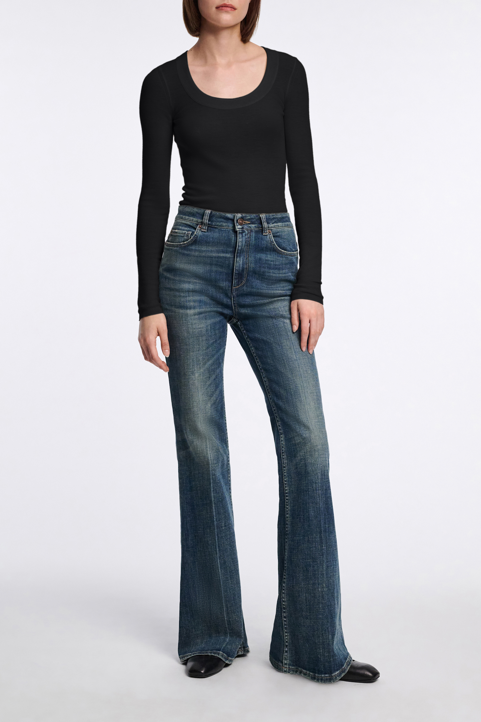 Dorothee Schumacher Pullover mit tiefem Rundhalsausschnitt aus Merino pure black