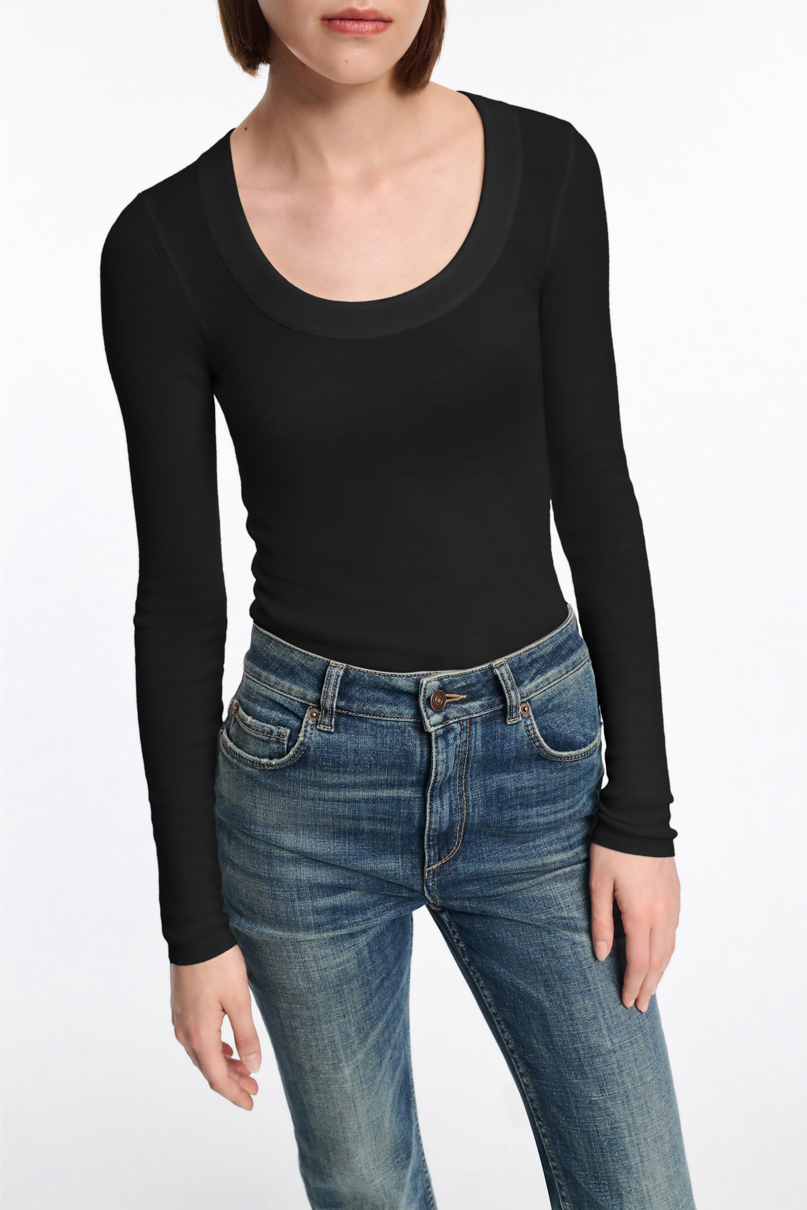 Dorothee Schumacher Pullover mit tiefem Rundhalsausschnitt aus Merino pure black