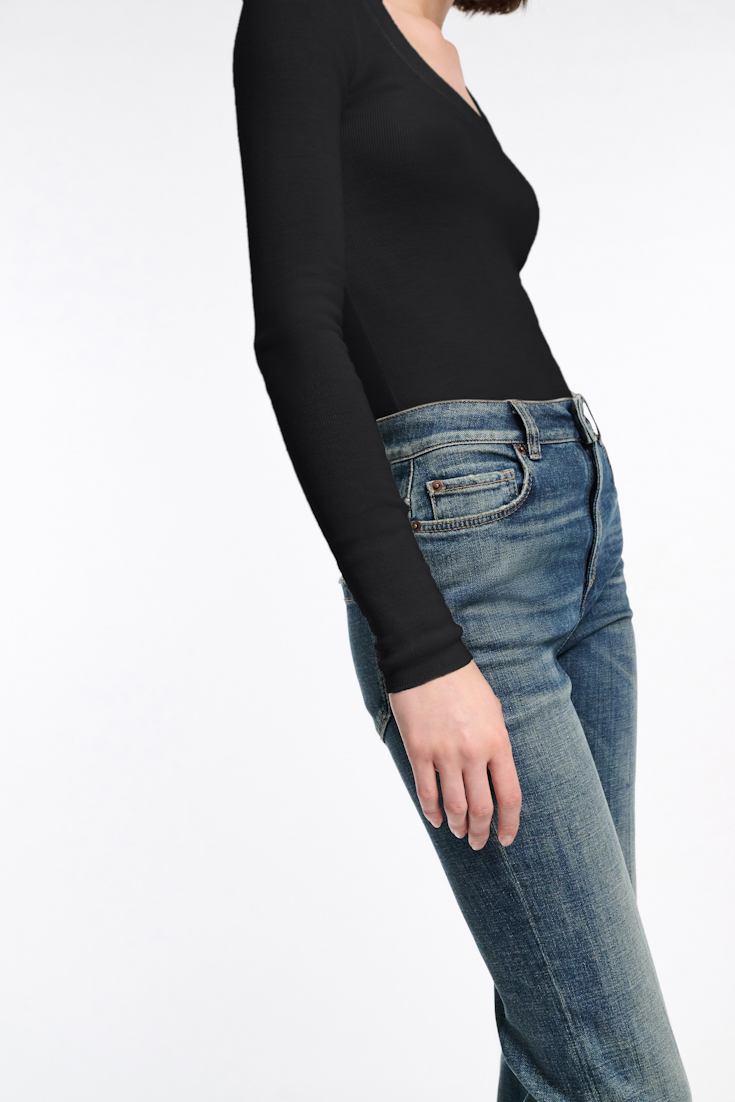 Dorothee Schumacher Pullover mit tiefem Rundhalsausschnitt aus Merino pure black