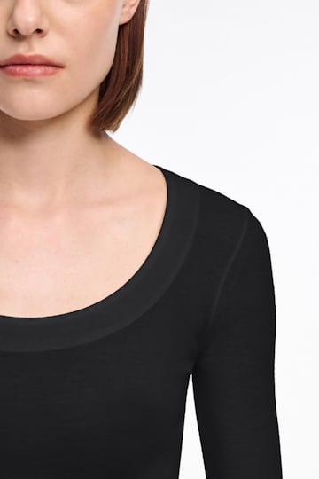 Dorothee Schumacher Pullover mit tiefem Rundhalsausschnitt aus Merino pure black