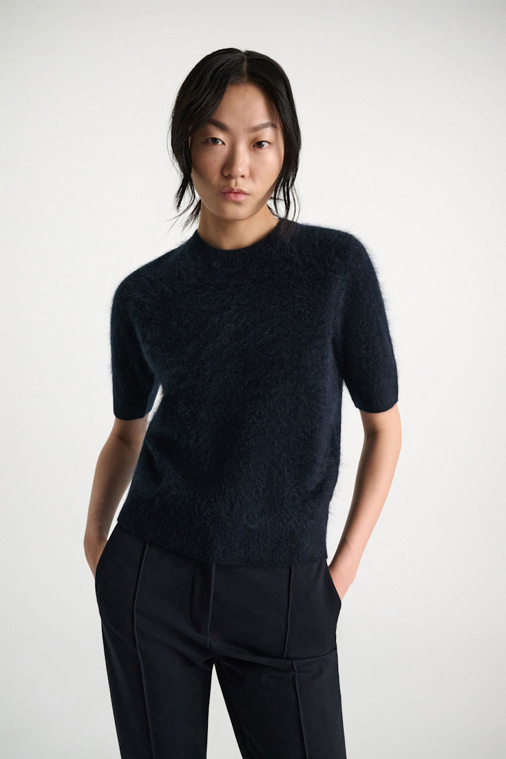 Dorothee Schumacher Fluffy Halbarm-Pullover aus Merino und Kaschmir dark navy