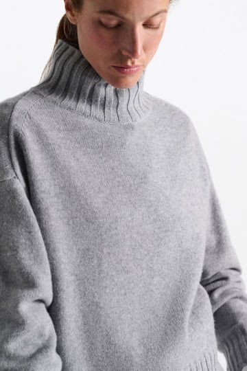 Dorothee Schumacher Turtleneck pullover in Merino-cashmere mix medium grey