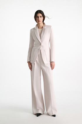 Dorothee Schumacher Hourglass blazer pearl sand Model Front View