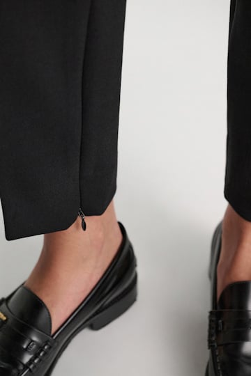 Dorothee Schumacher Zigarettenhose aus Wollmix pure black