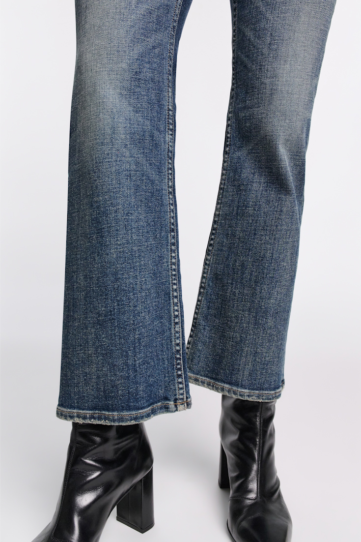 Dorothee Schumacher Cropped Jeans mit ausgestelltem Bein vintage blue