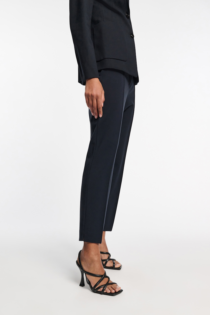 Dorothee Schumacher Zigarettenhose aus Punto Milano dark navy