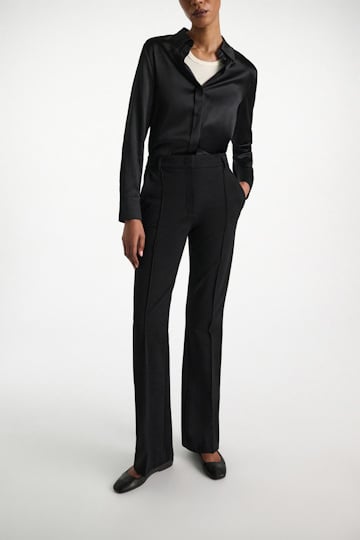 Dorothee Schumacher Hose mit ausgestelltem Bein aus Punto Milano pure black