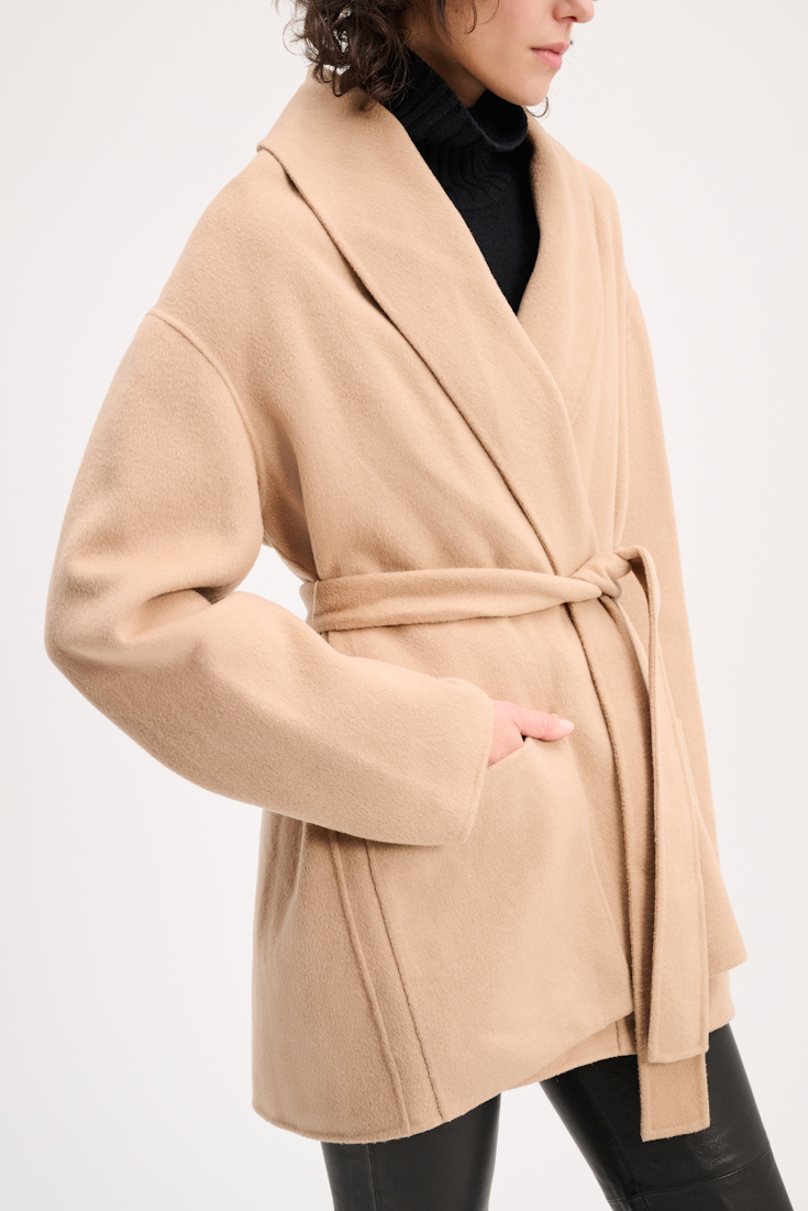 SOFT SILHOUETTES coat