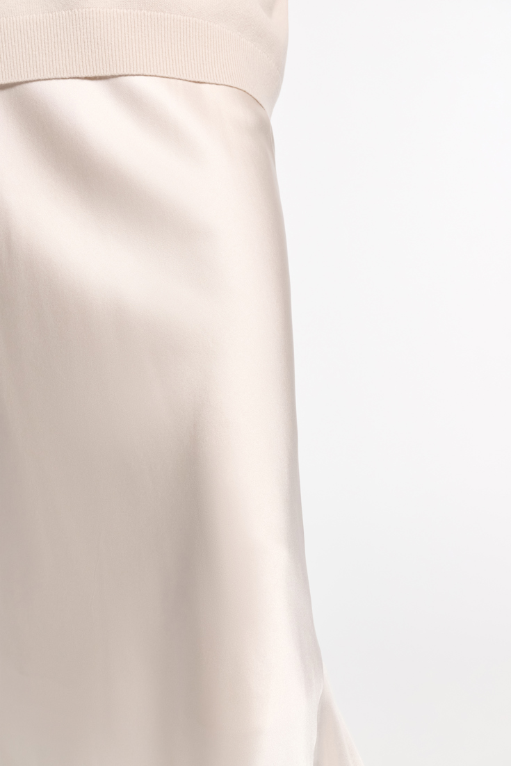 Dorothee Schumacher Rock aus Satin mit Bias-Cut natural white