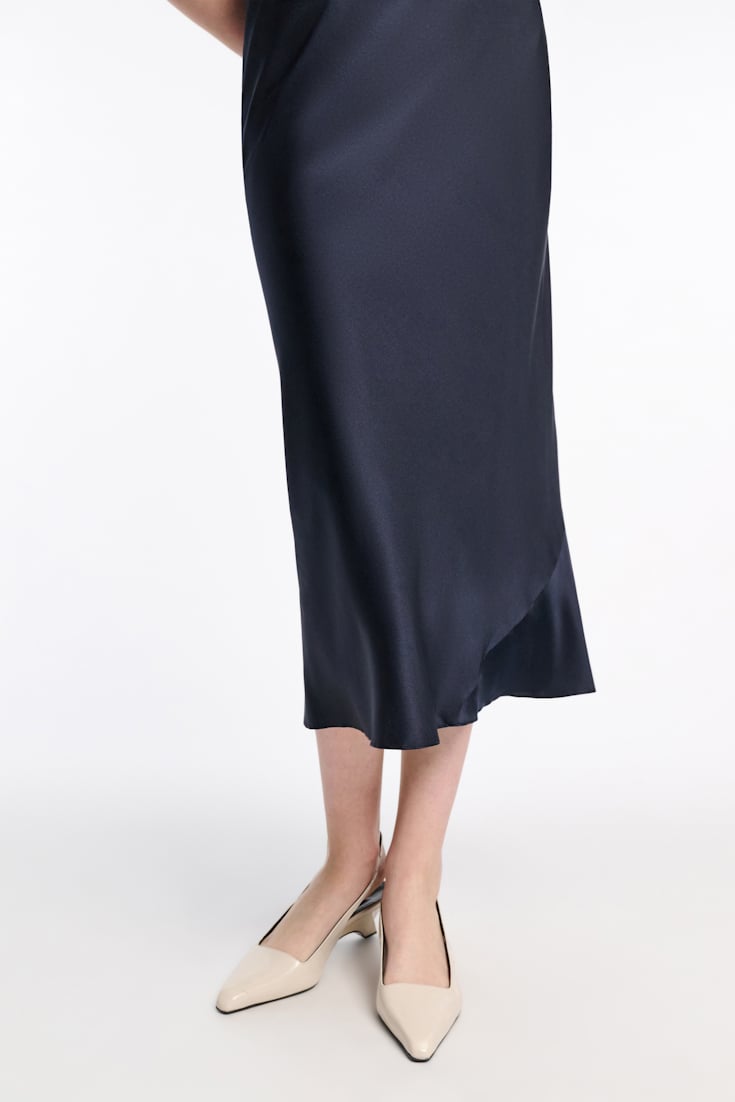 Dorothee Schumacher Rock aus Satin mit Bias-Cut dark navy