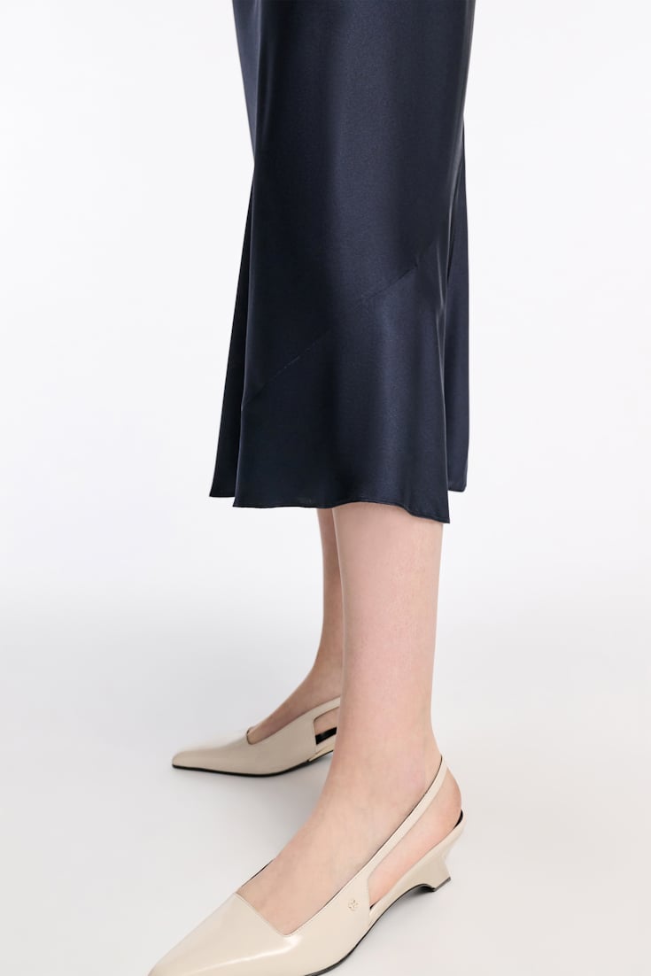Dorothee Schumacher Rock aus Satin mit Bias-Cut dark navy