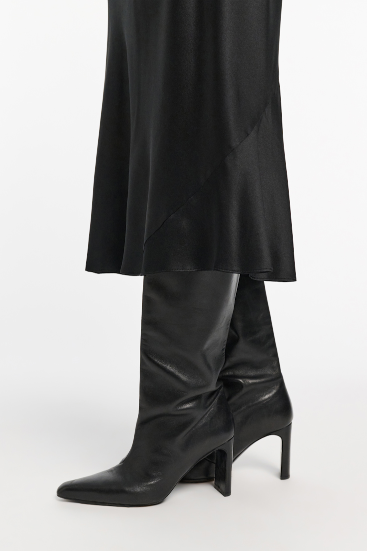 Dorothee Schumacher Stretch silk-satin midi-skirt pure black