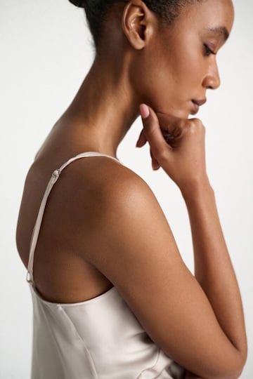 Dorothee Schumacher Top aus Satin mit verstellbaren Trägern natural white