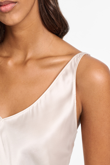 Dorothee Schumacher Top aus Satin mit verstellbaren Trägern natural white