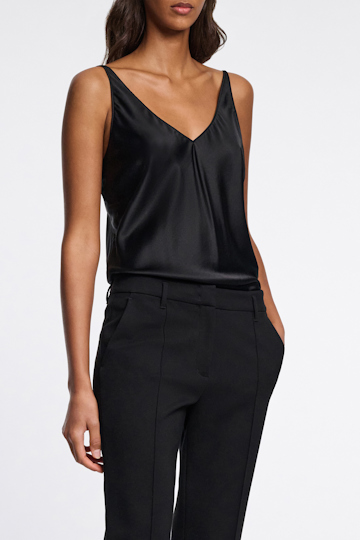 Dorothee Schumacher Top aus Satin mit verstellbaren Trägern pure black