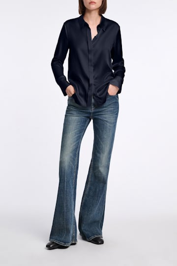 Dorothee Schumacher Bluse aus Seiden-Stretch Satin dark navy