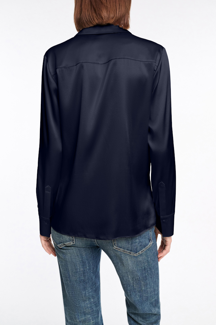 Dorothee Schumacher Bluse aus Seiden-Stretch Satin dark navy