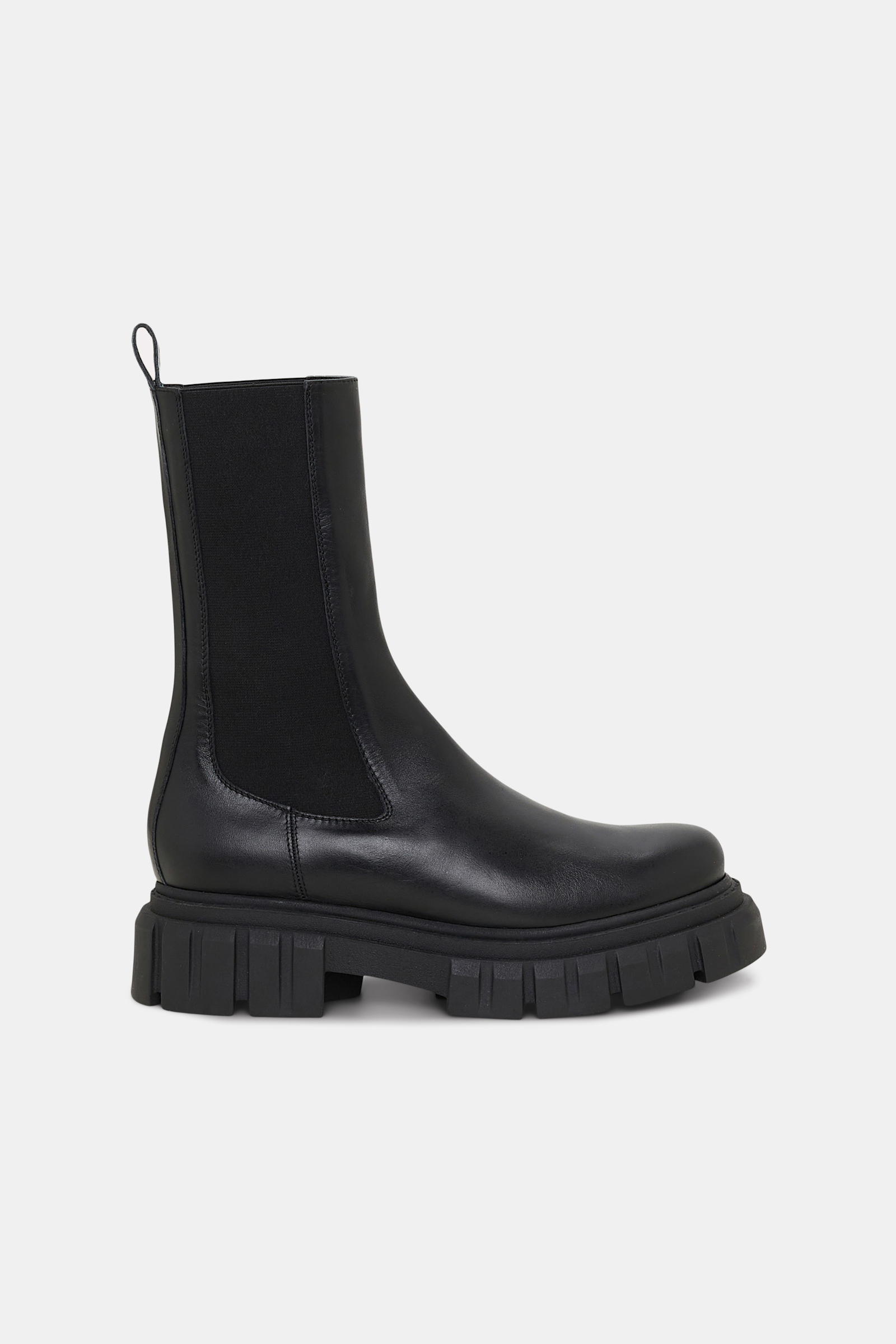 Dorothee Schumacher LEATHER CHELSEA BOOTS WITH LUG SOLE pure black