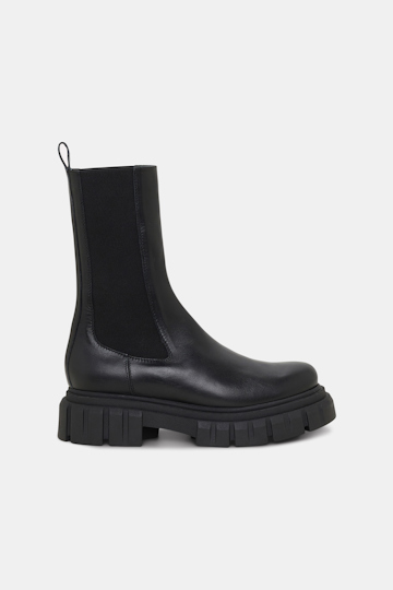 Dorothee Schumacher Chelsea Boots mit chunky Sohle pure black