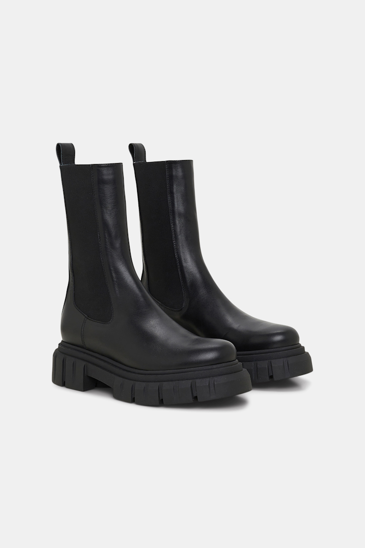 Dorothee Schumacher LEATHER CHELSEA BOOTS WITH LUG SOLE pure black