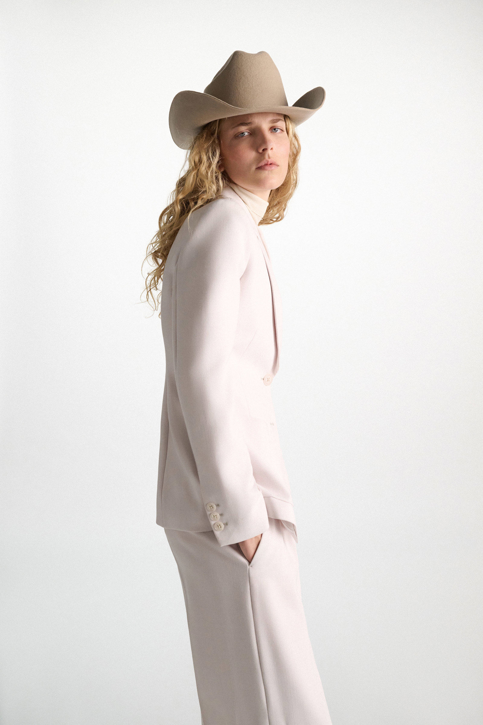 Dorothee Schumacher Felted wool hat light greige Model Detail View
