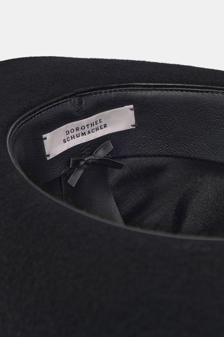 Dorothee Schumacher Felted wool hat pure black Product Detail View