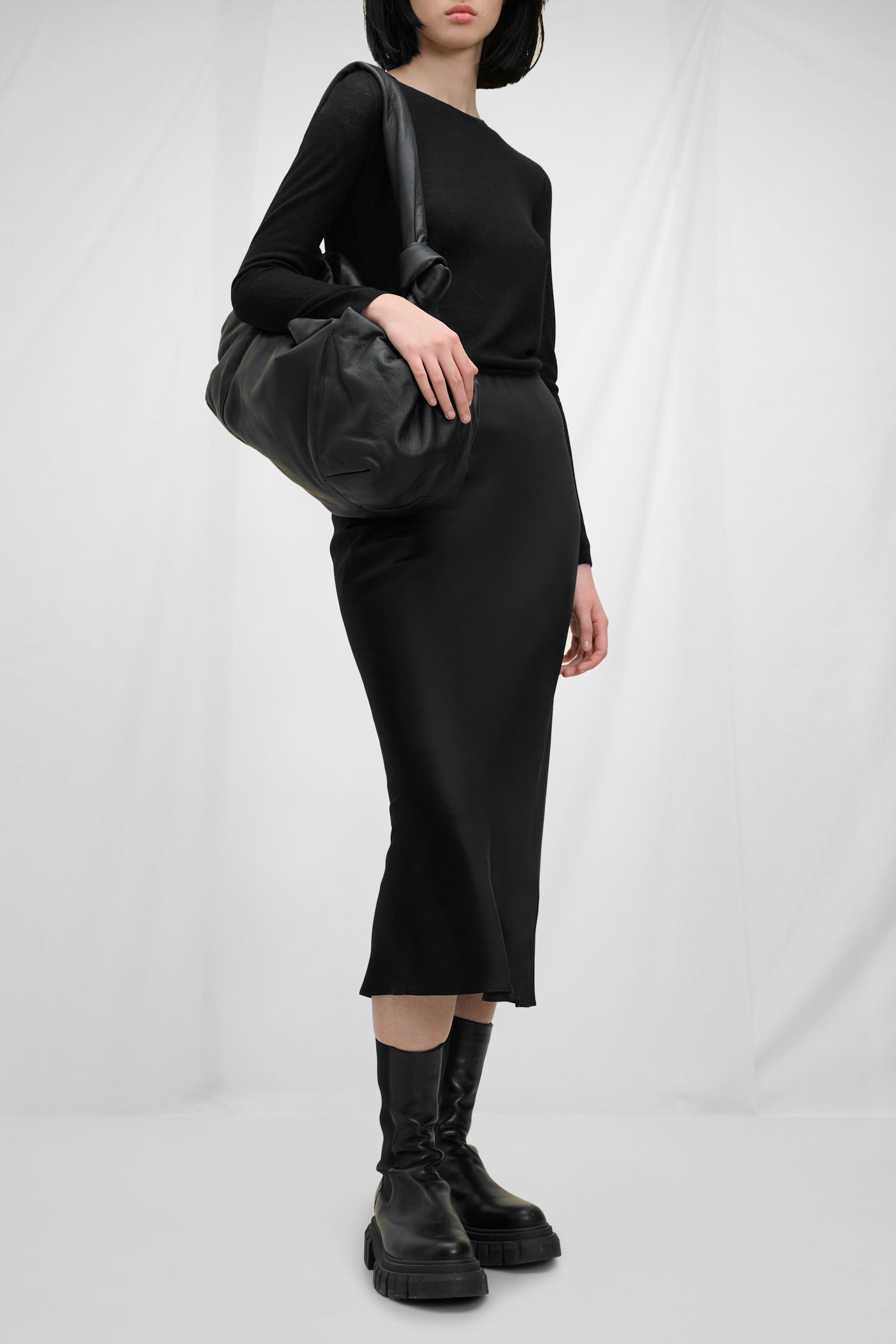 CPH SLOUCHY SOFTNESS pouch bag